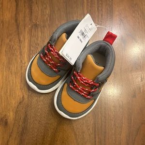 NWT Gap Sneakers 6-12m